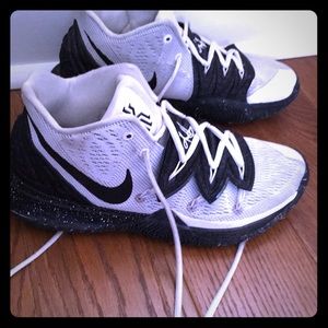Kyrie 5 Oreo (great condition)